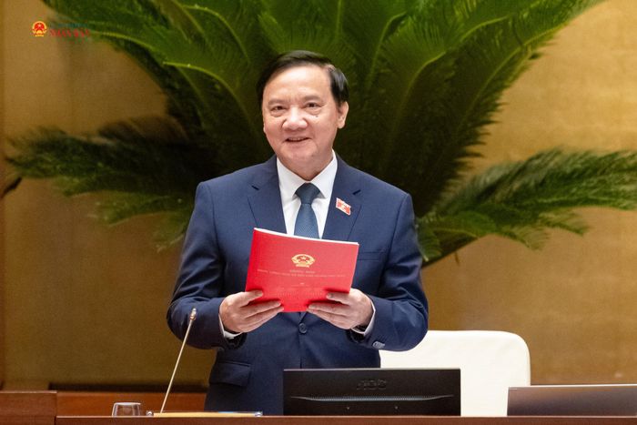 Phó Chủ tịch Quốc hội Nguyễn Khắc Định điều hành phiên họp. Ảnh: Phạm Thắng