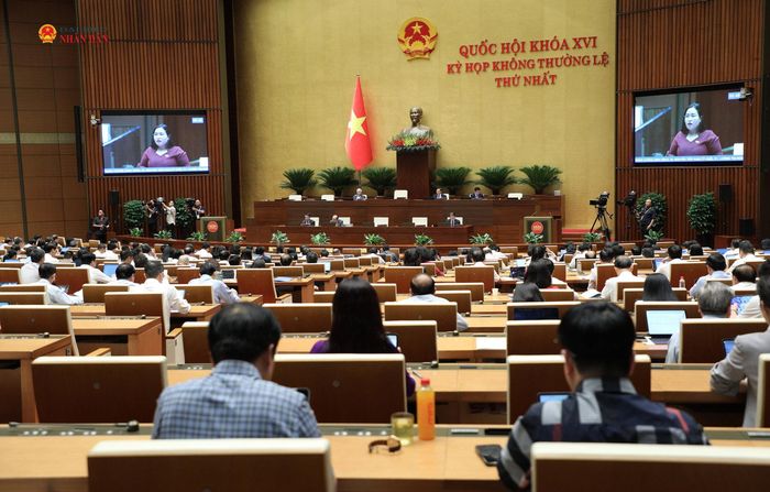 Toàn cảnh phiên thảo luận tại Hội trường, chiều 9/8. Ảnh: Khánh Duy