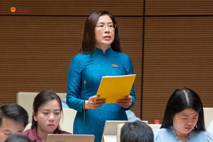 ĐBQH Bùi Thị Kim Tuyến (Phú Thọ) phát biểu