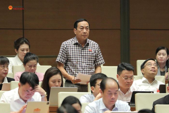 ĐBQH Phạm Văn Hòa (Đồng Tháp) phát biểu