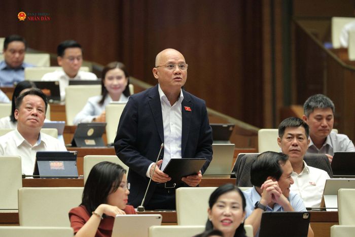ĐBQH Bế Trung Anh (Đắk Lắk) phát biểu