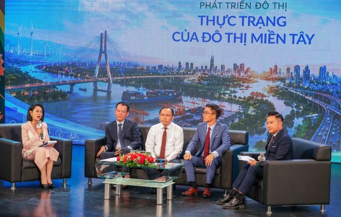 Lãnh đạo TP Cần Thơ cùng các đại biểu, chuyên gia tại buổi tọa đàm.