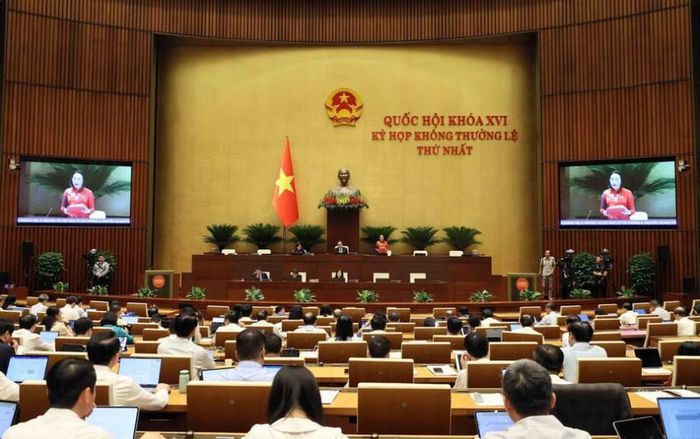 Quốc hội họp phiên toàn thể, thảo luận tại hội trường về Luật sửa đổi, bổ sung một số điều của Luật Xuất bản. Ảnh: TTXVN