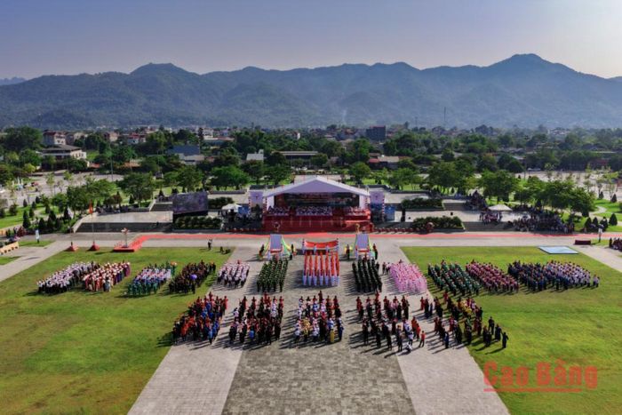 Toàn cảnh lễ khai mạc.
