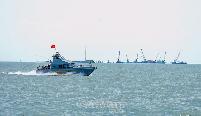  Đồn Biên phòng Hòn Khoai tuần tra bảo vệ an toàn khu vực biên giới biển đơn vị quản lý.