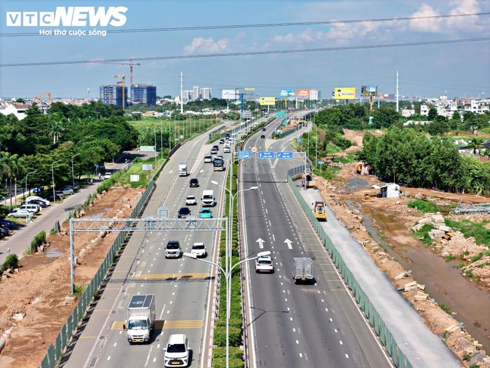 Dự án có tổng chiều dài 3,2 km, được mở rộng từ 4 lên 8 làn xe, với tổng mức đầu tư hơn 915 tỷ đồng từ nguồn vốn ngân sách TP.HCM.