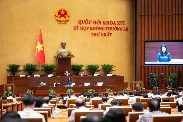 Quang cảnh phiên họp sáng 9/8. (Ảnh: Phạm Thắng)