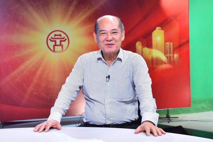Ông Nguyễn Đức Hà, nguyên Vụ trưởng Vụ Cơ sở Đảng (Ban Tổ chức Trung ương) trao đổi tại Chương trình “Hà Nội chuyển động”. Ảnh: Phan Anh