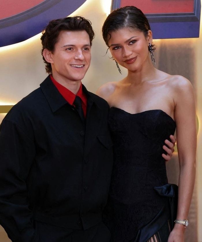  Zendaya là bà xã của “Người Nhện” Tom Holland. Họ nên duyên sau khi cùng tham gia loạt dự án Spider Man. 
