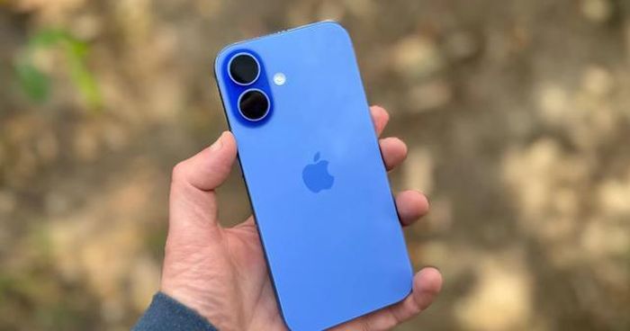 iPhone 16