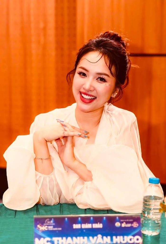 Vân Hugo chia sẻ khoảnh khắc làm giám khảo cuộc thi MC nhí truyền hình, cô đặc biệt ấn tượng với khả năng và tư duy của các thí sinh năm nay.