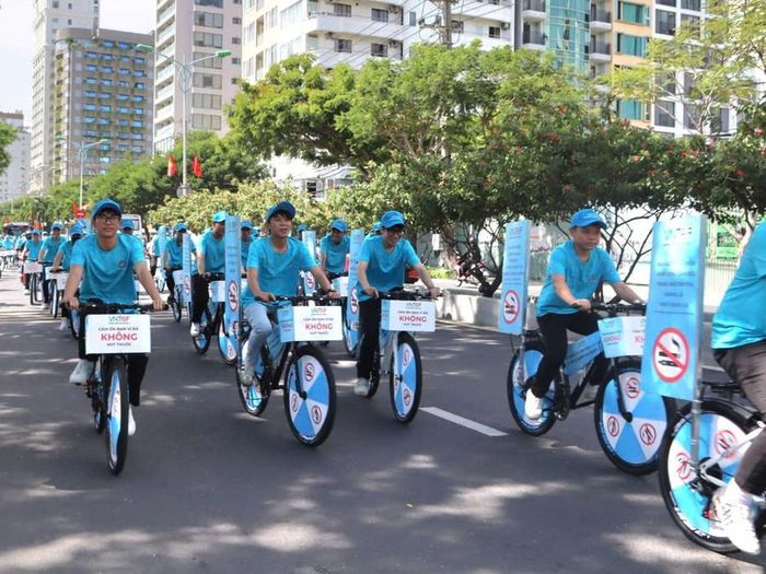 Giới trẻ truyền thông về phòng chống tác hại của thuốc lá. Ảnh: Quỹ PCTHTL