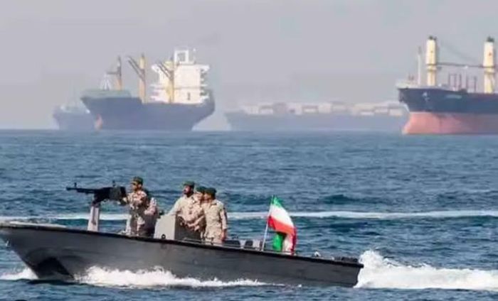 Vệ binh Cách mạng Hồi giáo Iran cũng nhấn mạnh việc mở lại Hormuz có cơ chế riêng và không liên quan đến các cuộc đàm phán giữa Iran và Oman.