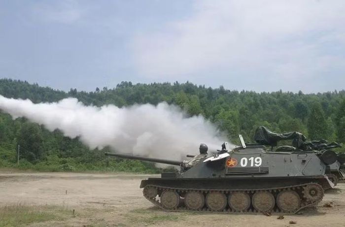 Một số lượng nhỏ pháo tự hành đổ bộ đường không này đã được gửi đến Ba Lan, chúng cũng được Liên Xô cung cấp cho Quân đội Nhân dân Việt Nam, vũ khí này vẫn đang phục vụ cho đến ngày nay.