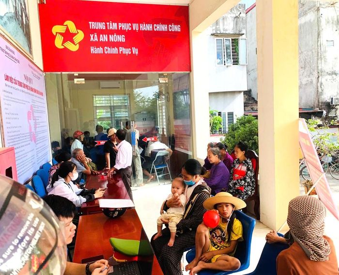 Xã An Nông được lựa chọn thí điểm tích hợp Giấy chứng nhận quyền sử dụng đất lên VNeID, bước đầu 6.416 Giấy chứng nhận đã được tích hợp thành công.