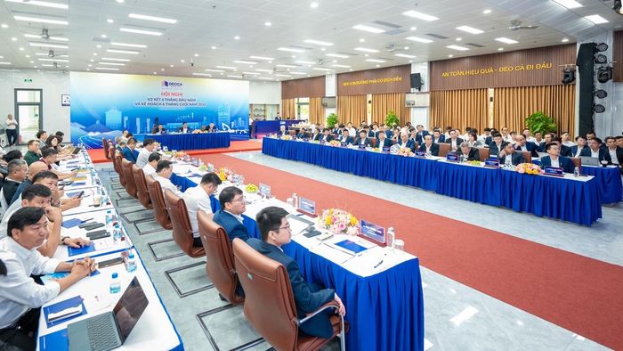 Toàn cảnh Hội nghị.