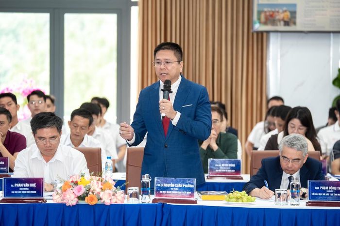 PGS.TS Nguyễn Xuân Phương phát biểu tại Hội nghị.
