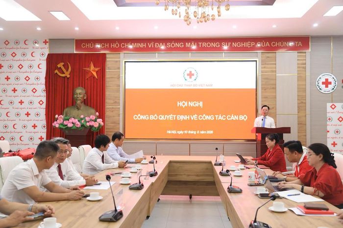 Ông Nguyễn Sỹ Trường, Phó Chủ tịch Hội Chữ thập đỏ Việt Nam phát biểu nhận nhiệm vụ. Ảnh: PV