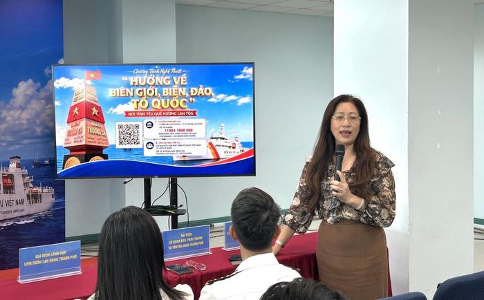 Đại diện HTV chia sẻ về nội dung chương trình. Ảnh: Q.Đ.