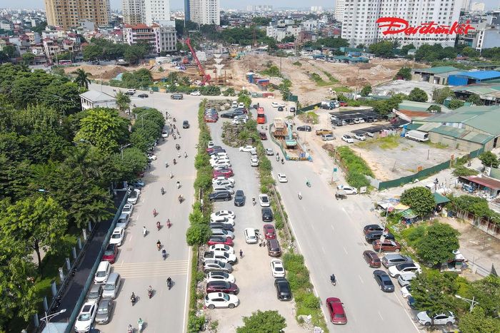 Hiện phần cầu đã xây dựng trước đó còn được sử dụng để trông giữ ô tô, trong khi công trình chưa thể phát huy công năng giao thông.
