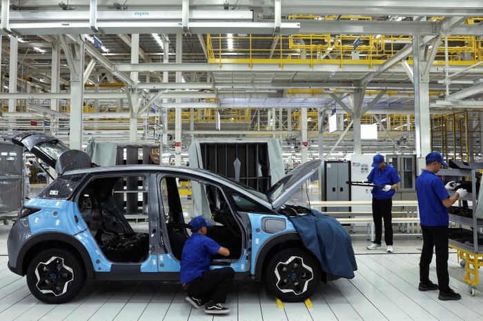  Xét theo từng quốc gia, giá xe thuần điện hiện đã thấp hơn xe hybrid tại nhiều thị trường Đông Nam Á và Nam Mỹ. Thái Lan là một trong những quốc gia tích cực thu hút đầu tư vào ngành công nghiệp xe điện. 