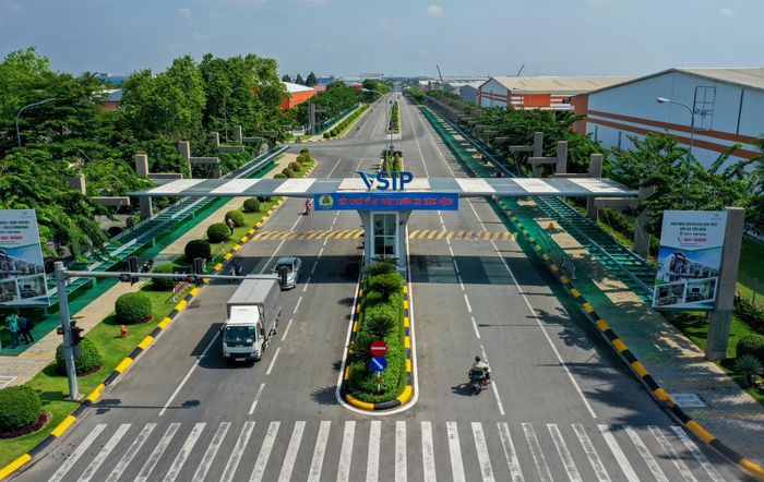  VSIP (Công ty Liên doanh khu công nghiệp Việt Nam - Singapore) chuyển mình sang thời kỳ mới, hướng đến thu hút dòng vốn FDI xanh, trở thành cứ điểm thu hút dòng vốn FDI công nghệ cao, bán dẫn. Ảnh: Quỳnh Danh.