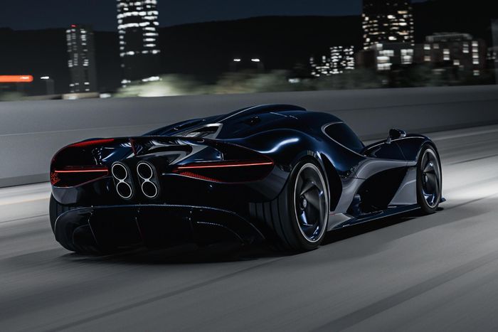  Với những mẫu hypercar này, Bugatti vẫn trang bị hộp số 7 cấp ly hợp kép DSG cùng hệ dẫn động 4 bánh toàn thời gian, đi kèm mâm 20 inch ở cầu trước và 21 inch ở cầu sau. 