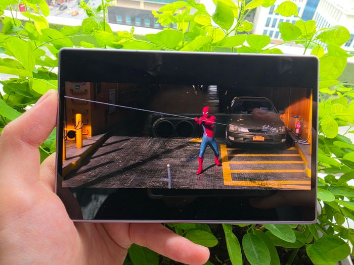 Màn hình Dynamic AMOLED 2X trên Galaxy Z Fold8 tái hiện màu sắc và độ tương phản, góp phần nâng cao trải nghiệm xem phim.
