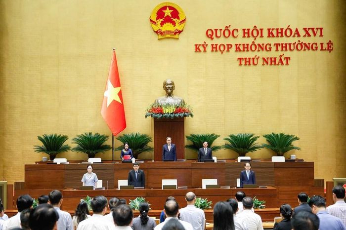 Quốc hội dành phút mặc niệm Chủ tịch Quốc hội Lào Saysomphone Phomvihane