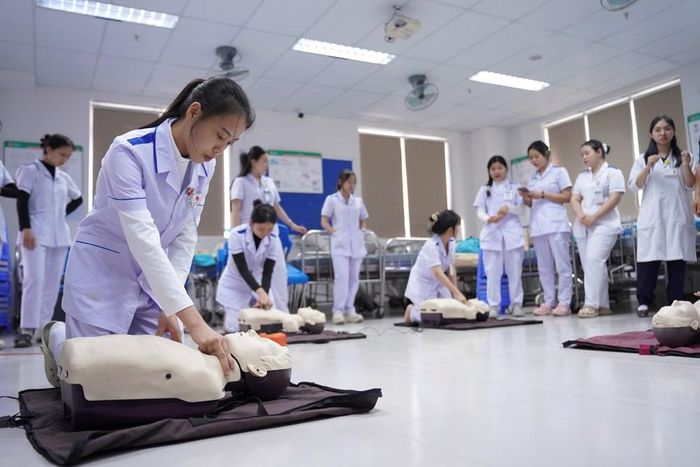 Y khoa là ngành có mức điểm trúng tuyển cao nhất