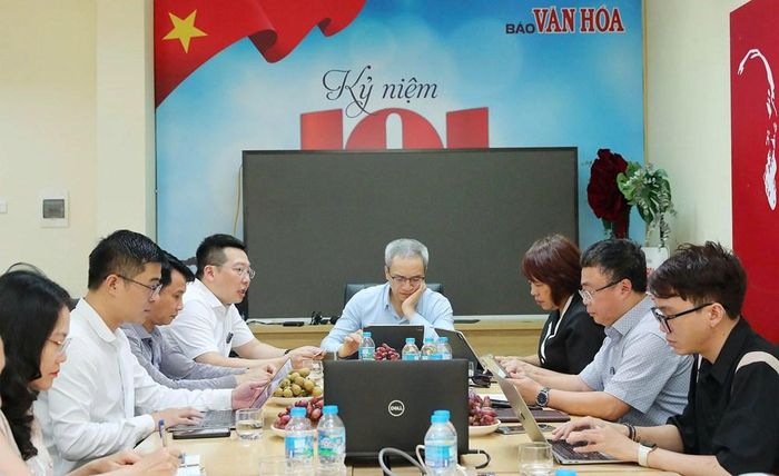Quang cảnh buổi làm việc