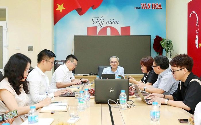 Thứ trưởng Bộ VHTTDL Phan Tâm chủ trì buổi làm việc với Báo Văn Hóa