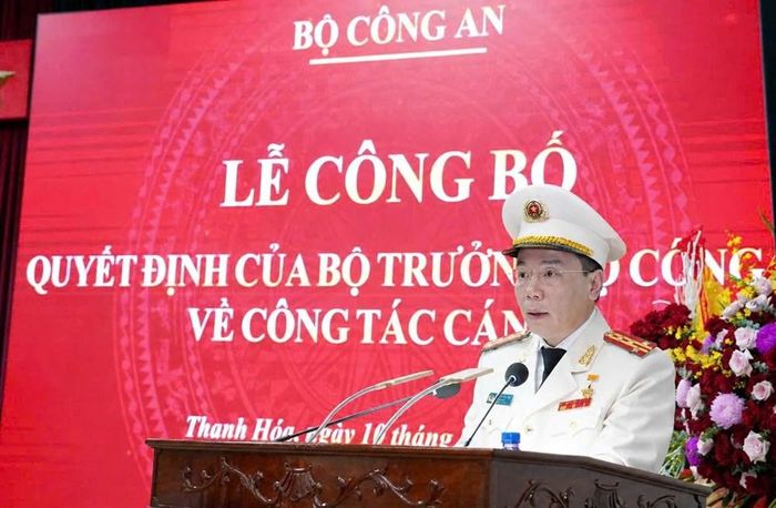 Đại tá Hoàng Quốc Việt, tân Giám đốc Công an tỉnh Thanh Hóa phát biểu nhận nhiệm vụ