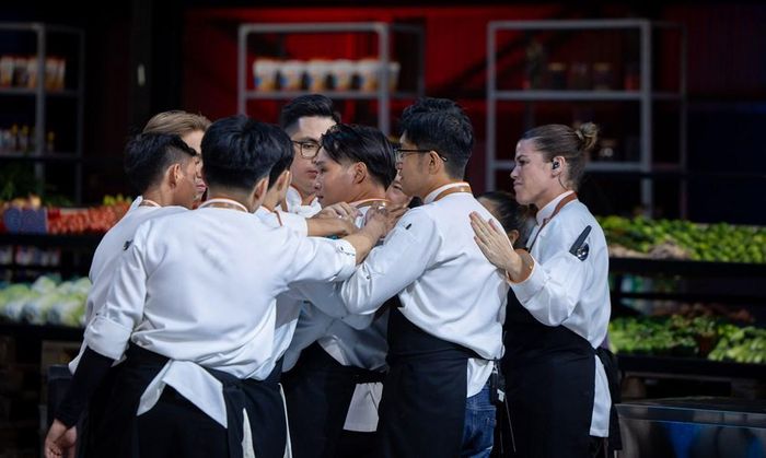 Việt Hoàng chia tay các chef