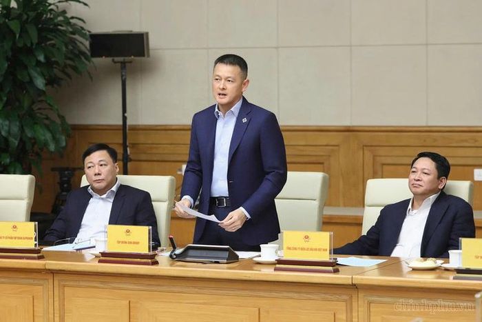 Các doanh nghiệp, hiệp hội doanh nghiệp phát biểu tại cuộc làm việc - Ảnh: chinhphu.vn/Đức Tuân