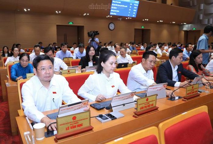 Các đại biểu dựtại kỳ họp thứ sáu (kỳ họp chuyên đề), HĐND Thành phố Hà Nội sáng 10/8.Ảnh: chinhphu.vn/Minh Anh