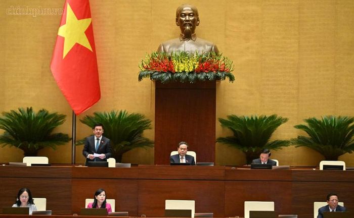 Quốc hội thảo luận tại Hội trường Dự án Luật sửa đổi, bổ sung một số điều của Luật Kiến trúc - Ảnh: chinhphu.vn/Nhật Bắc