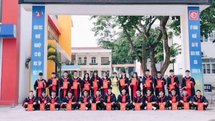 Học sinh Trường Trung cấp nghề Cơ khí I Hà Nội tại lễ tốt nghiệp. (Ảnh: TÂM NGUYỄN)