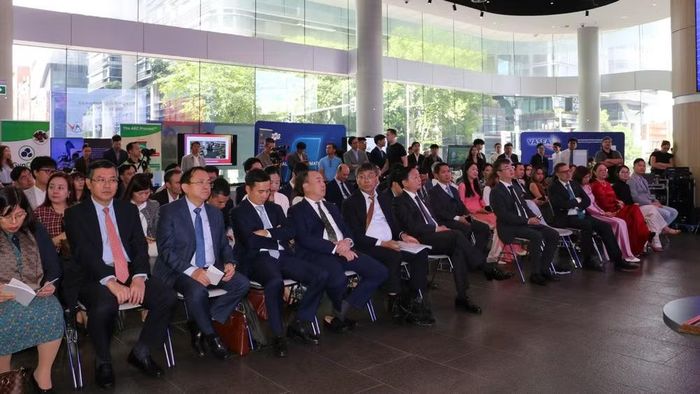 Chương trình TechFest tại trường Đại học Công nghệ Sydney triển lãm các thành tựu hợp tác giữa Australia và Việt Nam nhân chuyến thăm của Phó Thủ tướng Trần Hồng Hà vào tháng 11/2025, có sự tham gia của đại diện doanh nghiệp hai nước Việt Nam-Australia. (Ảnh: Hội Trí thức và Chuyên gia Việt Nam-Australia cung cấp)