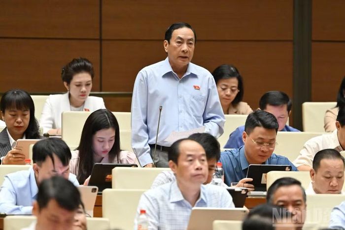 Đại biểu Phạm Văn Hòa (Đoàn Đồng Tháp).