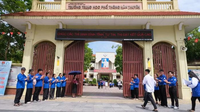 Kỳ thi tốt nghiệp trung học phổ thông năm học 2025-2026 tại điểm Trường trung học phổ thông Hàn Thuyên.