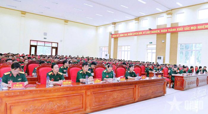 Các đại biểu dự khai mạc hội thi.