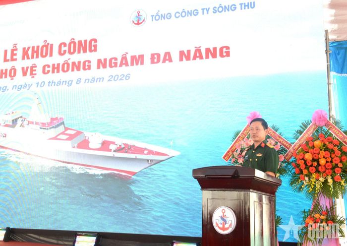  Đại tá Đinh Trường Sơn, Chủ tịch kiêm Tổng giám đốc Tổng công ty Sông Thu phát biểu tại lễ khởi công. 
