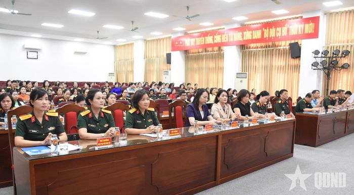 Các đại biểu dự hội nghị.