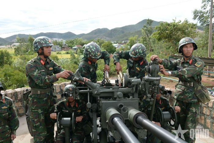  Nhanh chóng nạp đạn, xác định phần tử bắn.