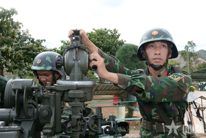  Tích cực sục sạo, phát hiện mục tiêu.