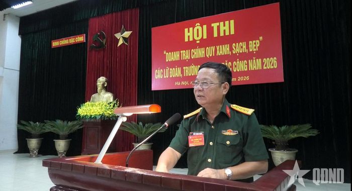 Đại tá Trần Thanh Phong, Chủ nhiệm Hậu cần - Kỹ thuật Binh chủng Đặc công, Phó trưởng Ban tổ chức hội thi quán triệt nội dung hội thi.