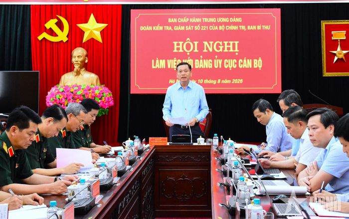 Đồng chí Nguyễn Long Hải phát biểu tại hội nghị.