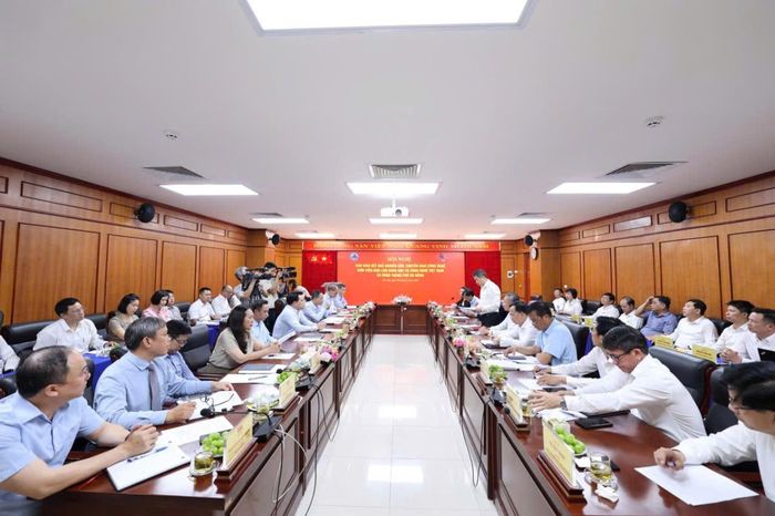Toàn cảnh buổi làm việc
