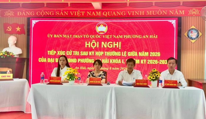 Các đại biểu chủ trì tại buổi tiếp xúc.